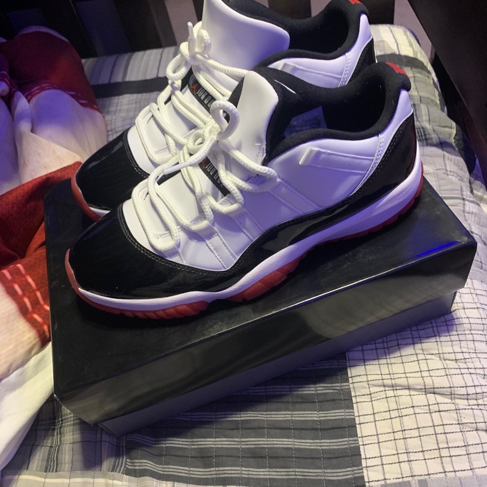 Jordan 11 concord breds lows size 11